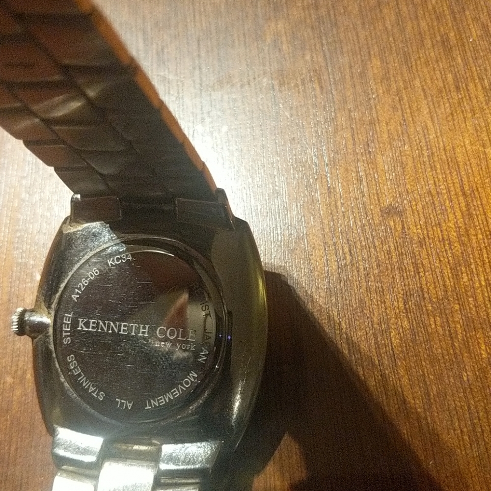 Kenneth Cole Luxury Watch - Picture 4 of 4